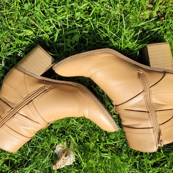 Tan fall booties - Picture 4 of 6
